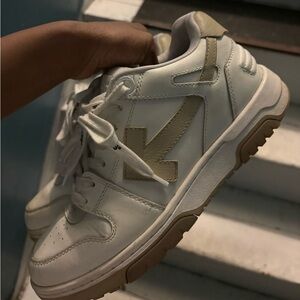 Off-White White and Tan Sneakers